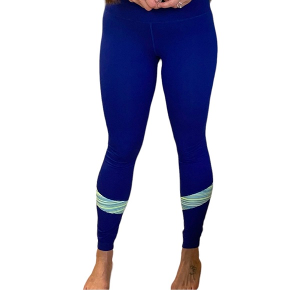 EUC Under Armour Size Med - Picture 2 of 5